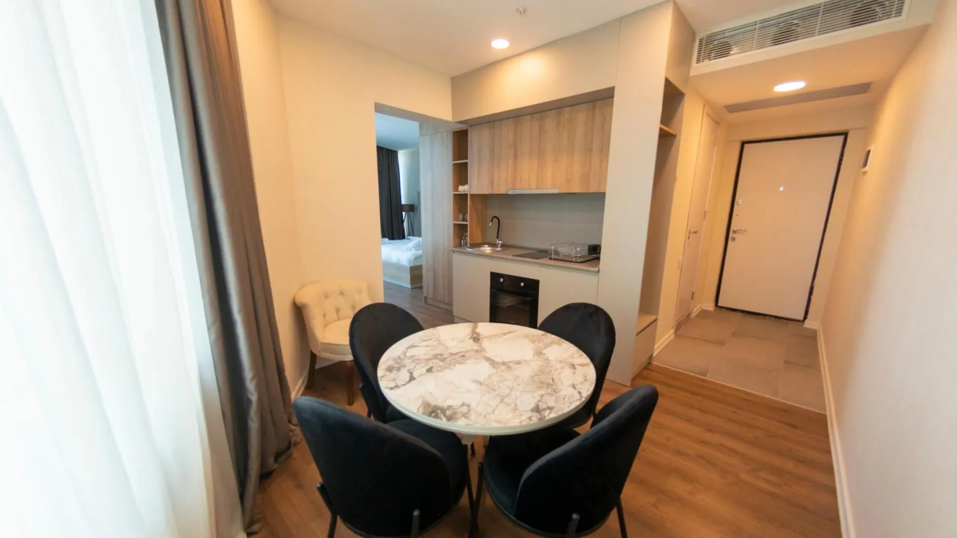 Dar Tower Apartments Batumi 0*,